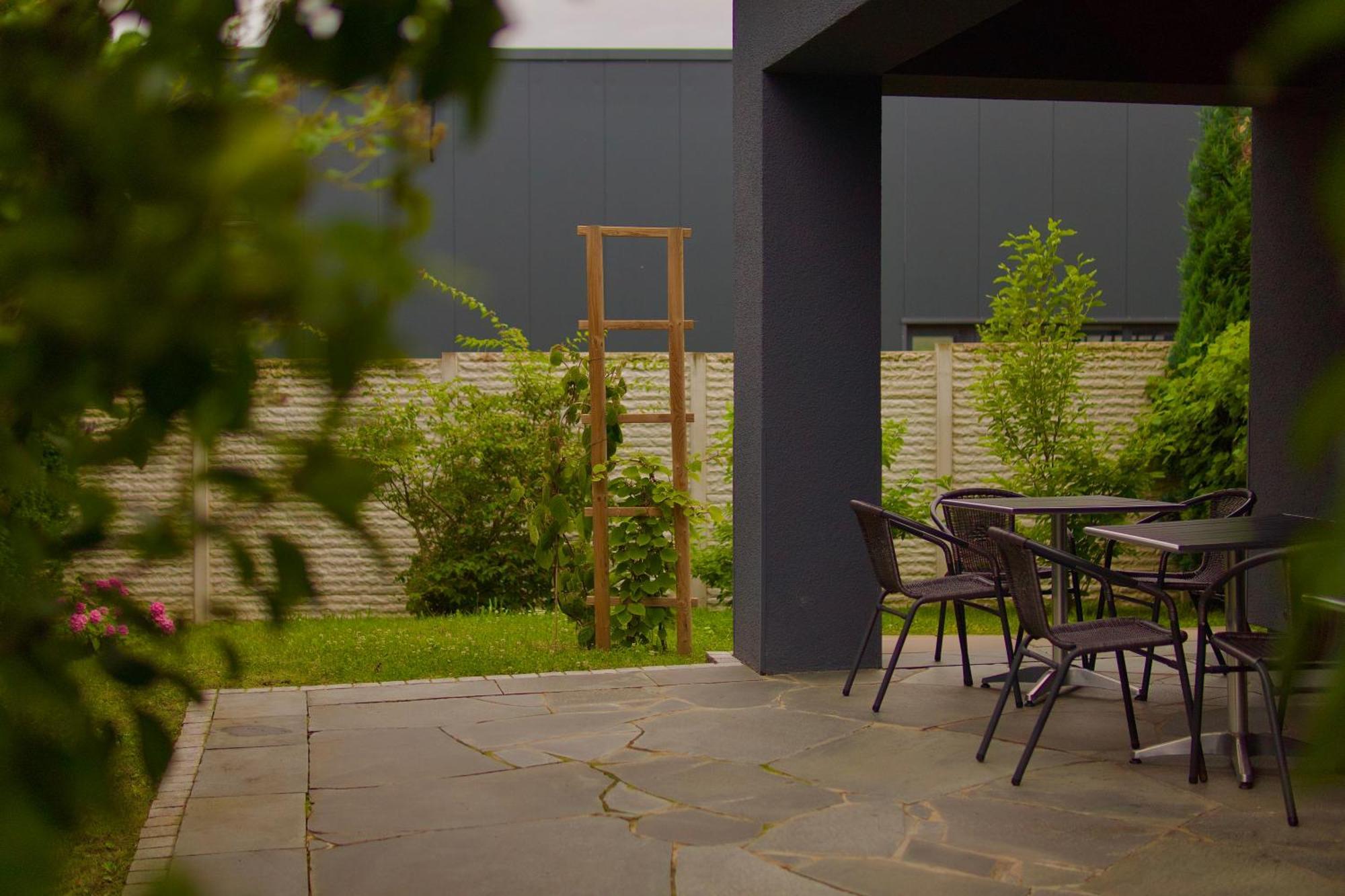 Bed & Breakfast Outlet Hotel Dettingen an der Erms Eksteriør bilde