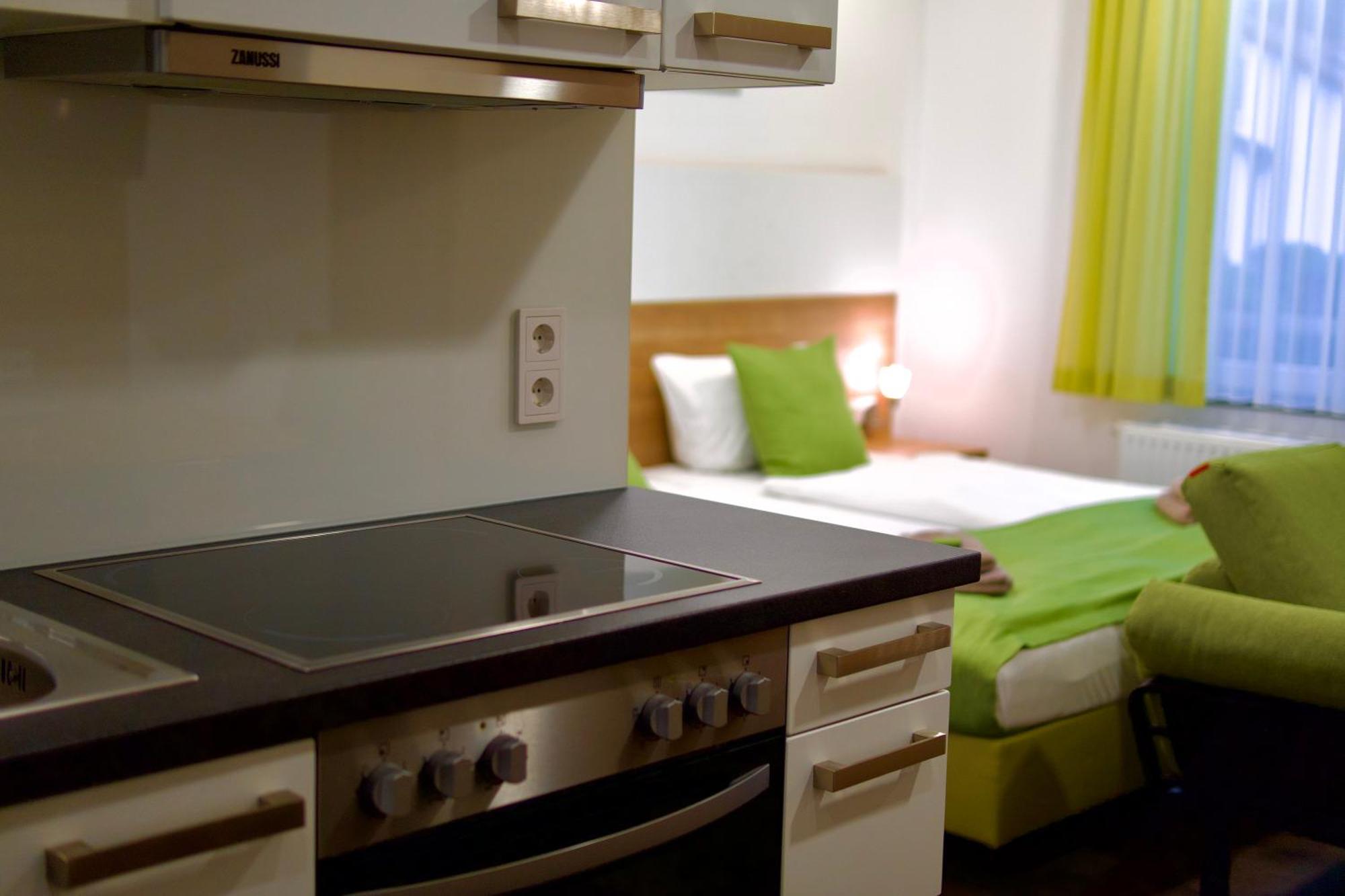 Bed & Breakfast Outlet Hotel Dettingen an der Erms Eksteriør bilde