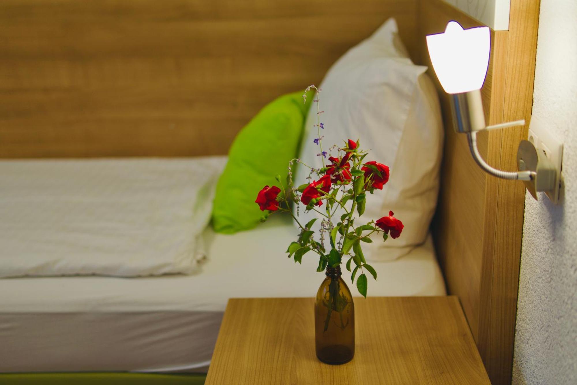 Bed & Breakfast Outlet Hotel Dettingen an der Erms Eksteriør bilde
