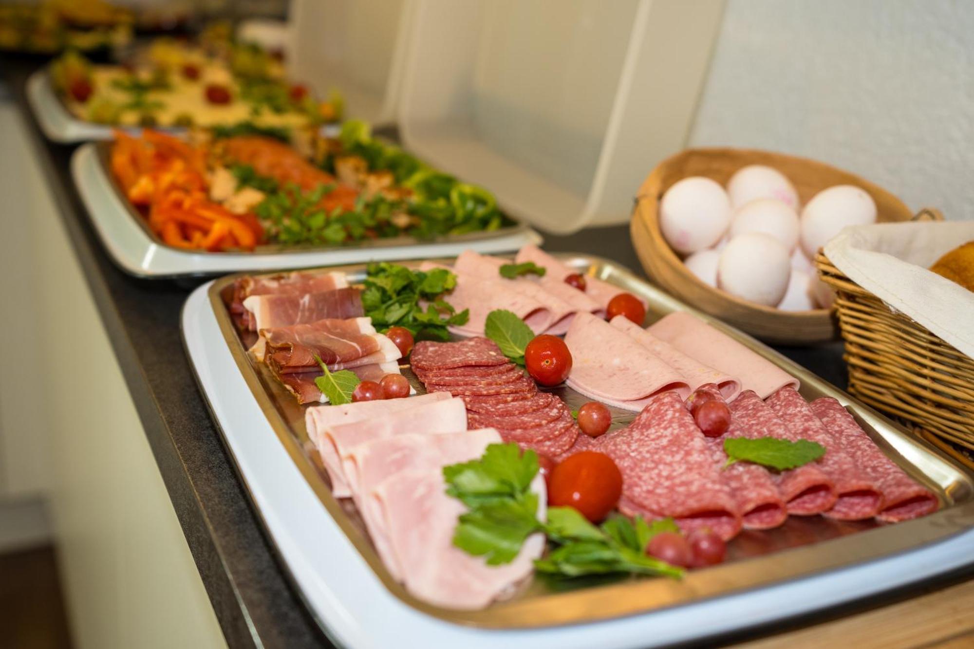 Bed & Breakfast Outlet Hotel Dettingen an der Erms Eksteriør bilde