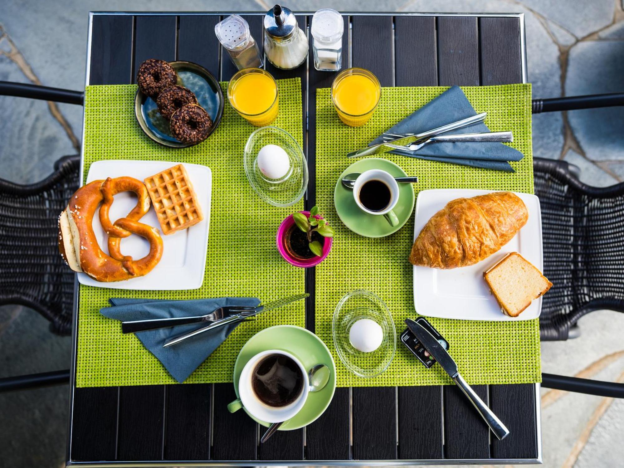 Bed & Breakfast Outlet Hotel Dettingen an der Erms Eksteriør bilde