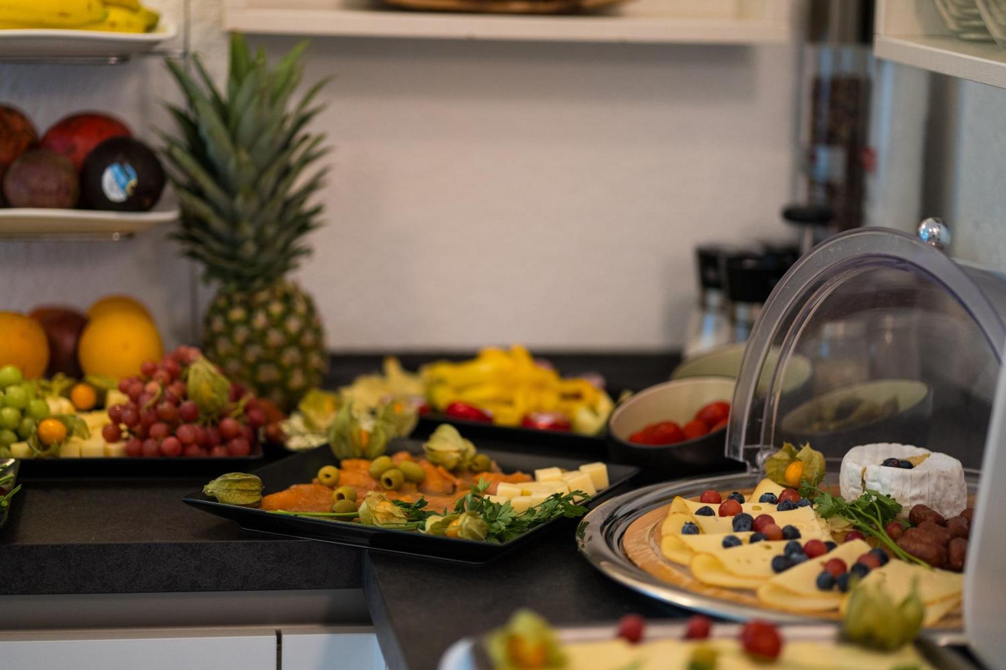 Bed & Breakfast Outlet Hotel Dettingen an der Erms Eksteriør bilde