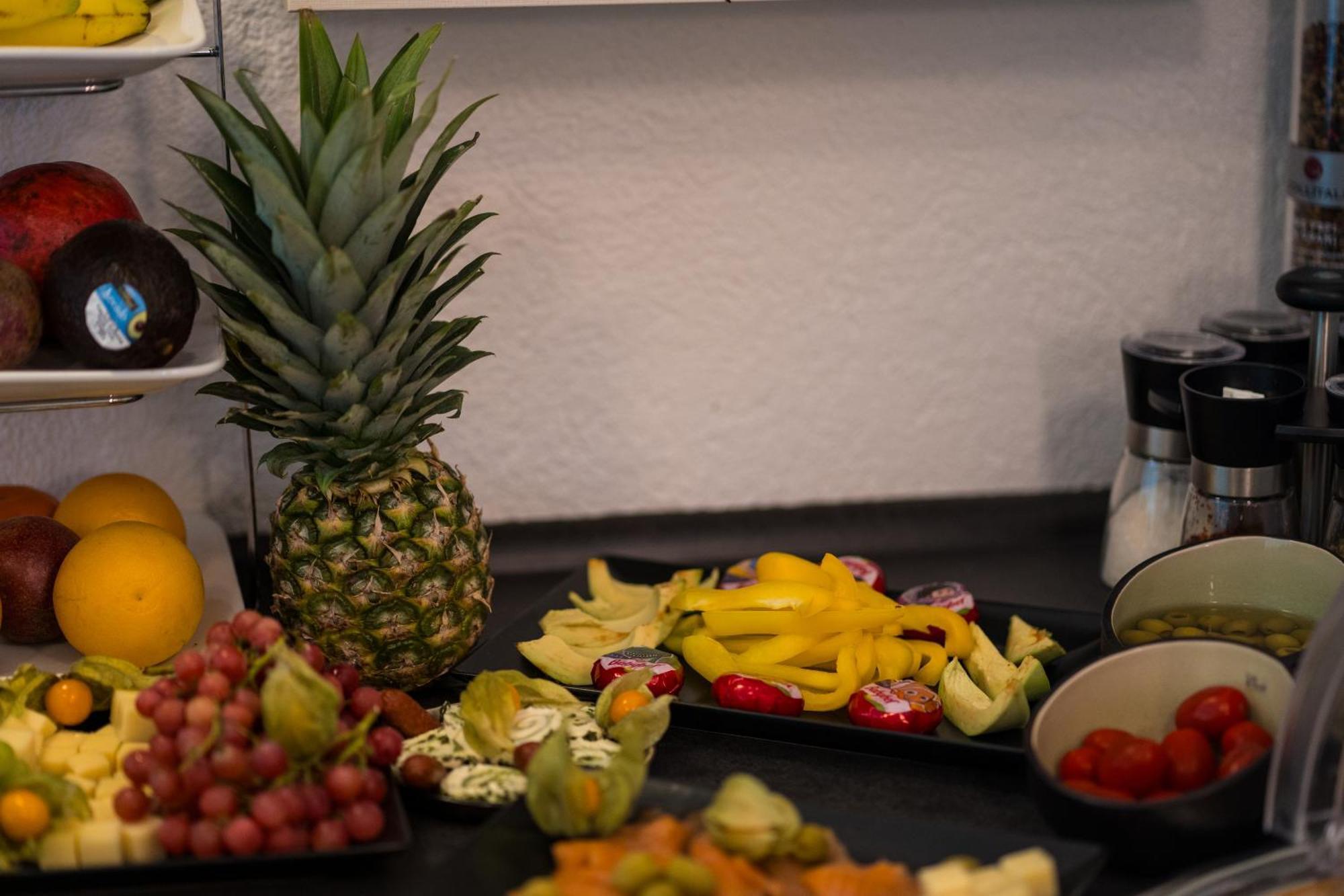 Bed & Breakfast Outlet Hotel Dettingen an der Erms Eksteriør bilde