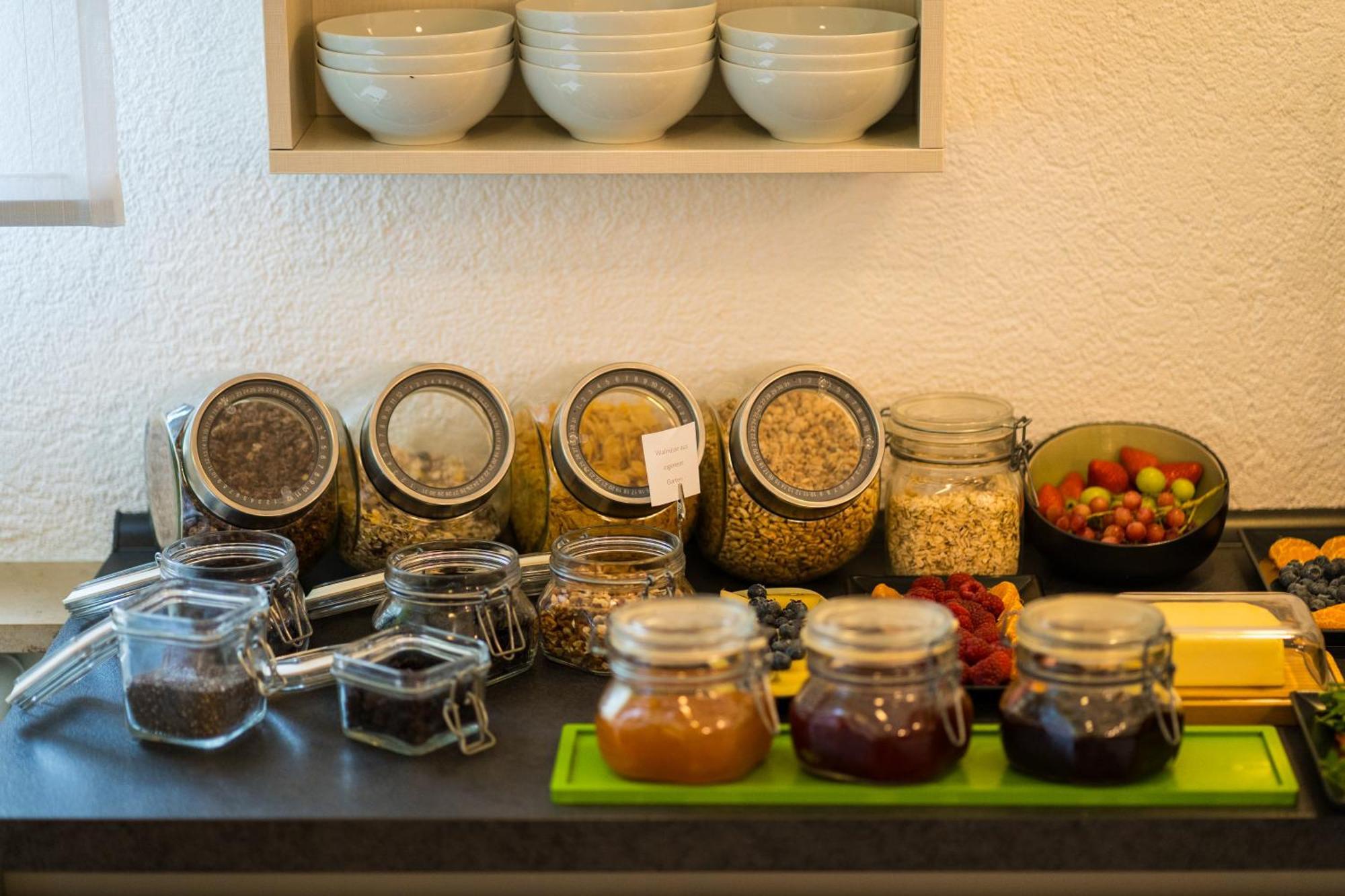 Bed & Breakfast Outlet Hotel Dettingen an der Erms Eksteriør bilde