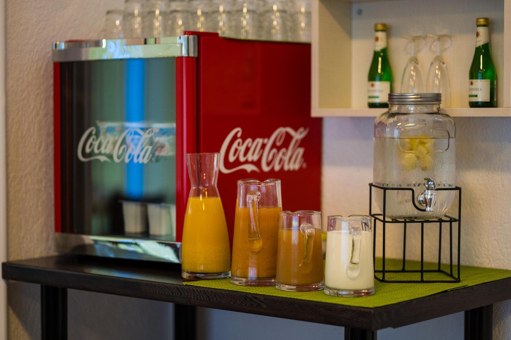 Bed & Breakfast Outlet Hotel Dettingen an der Erms Eksteriør bilde
